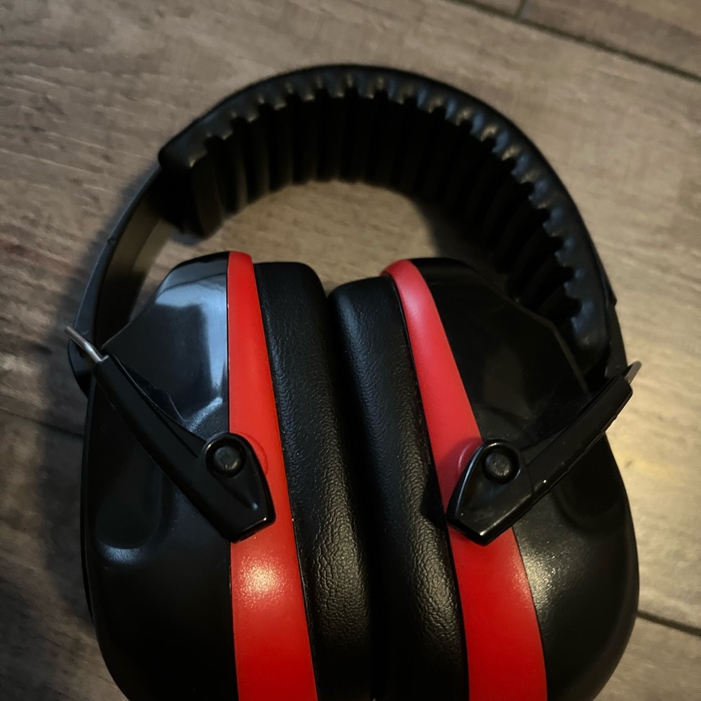 Source Unknown Black and Red Over-Ear Headphones